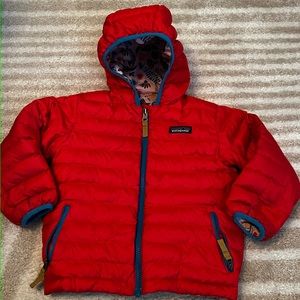 Patagonia girls 4T down sweater hoodie jacket. Reversible excellent condition